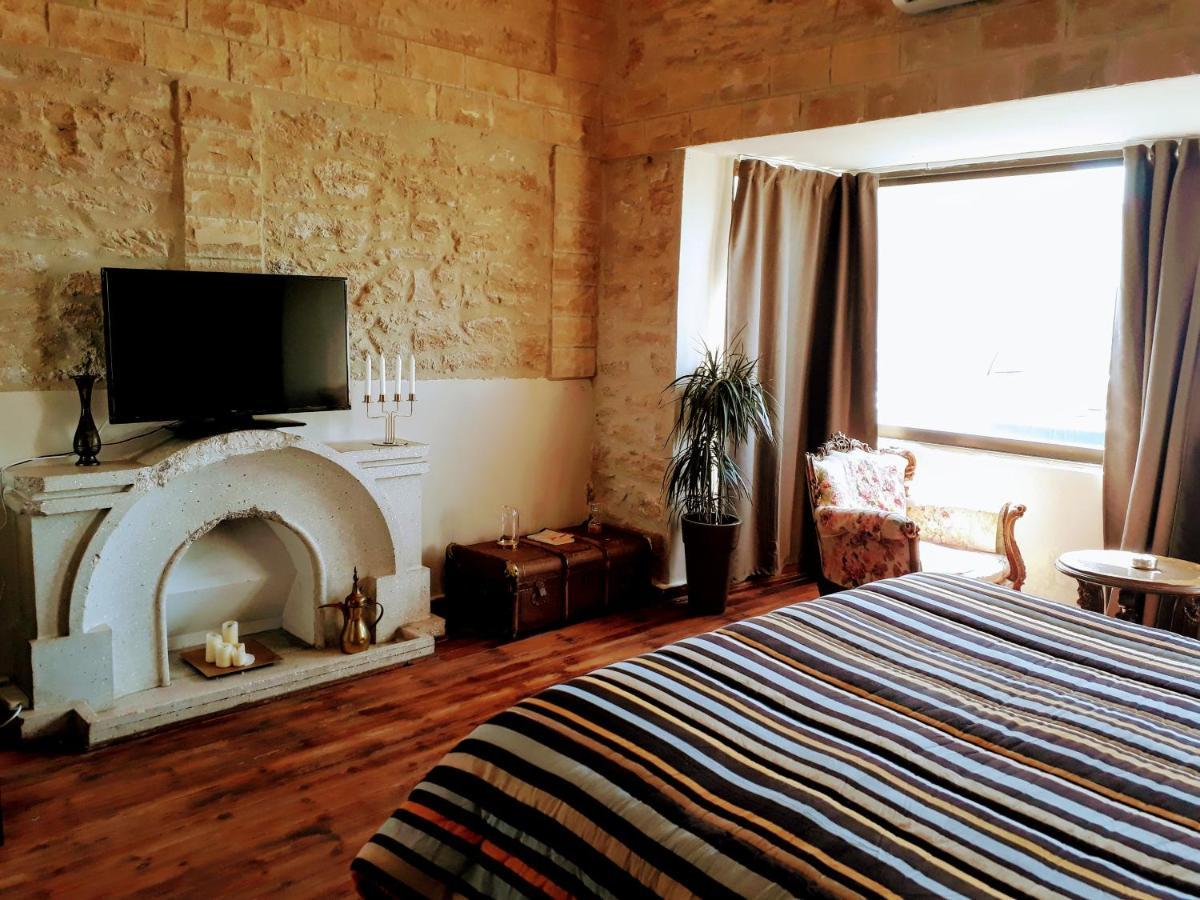 Karavella Vintage Apartment Paphos Extérieur photo