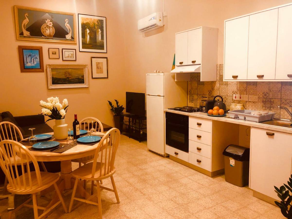 Karavella Vintage Apartment Paphos Extérieur photo